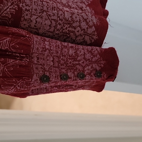 Lucky Brand V-neck LS tunic top - Picture 3 of 4